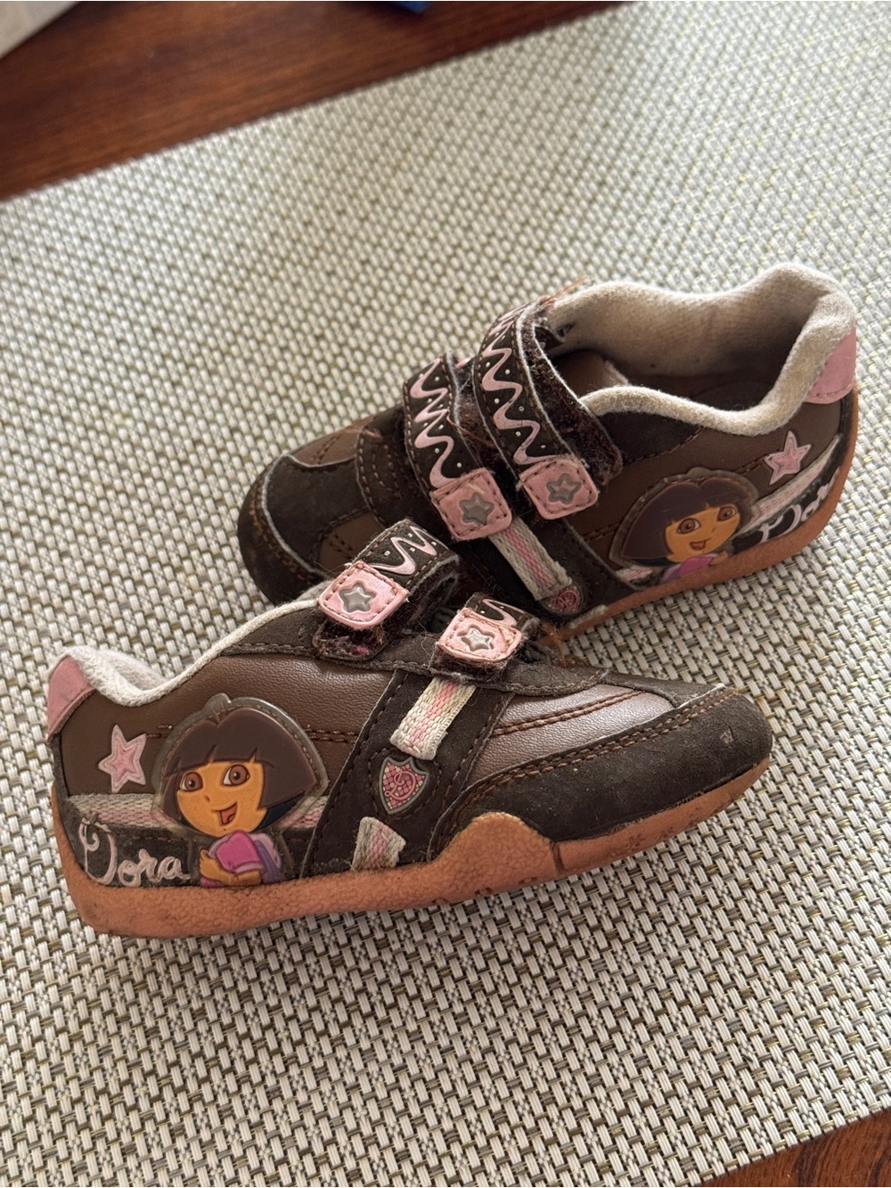Vintage 90s Y2K Dora the Explorer Nickelodeon Sneakers Shoes, Cute Kids Size 5